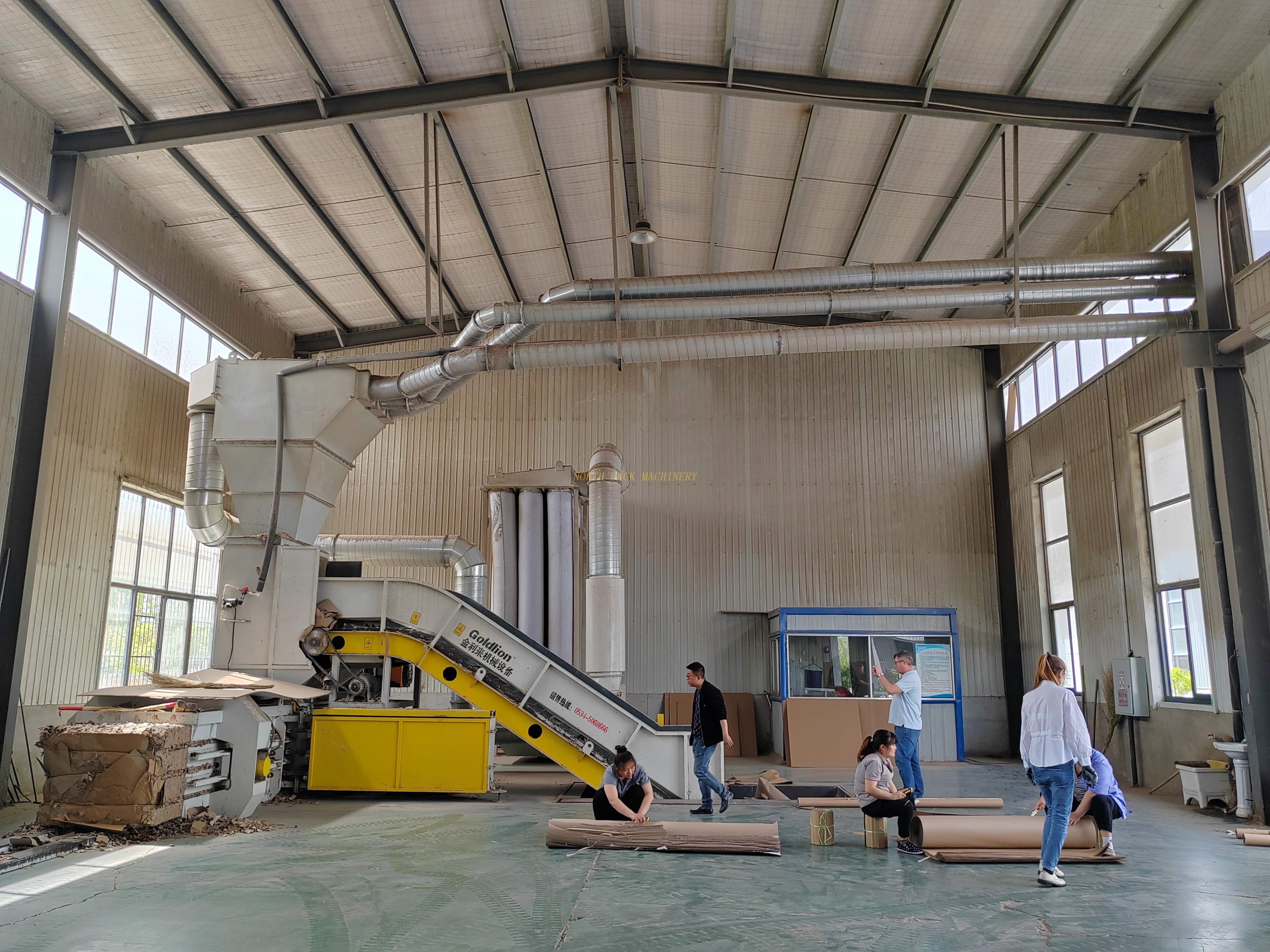 Automatic hydraulic baler machine